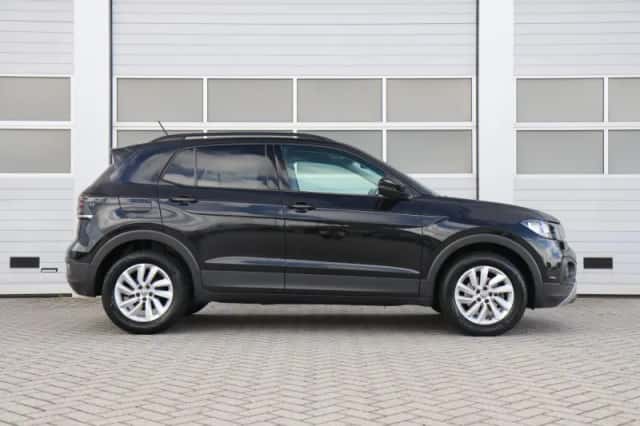 Volkswagen T-Cross (2019) thumbnail 3
