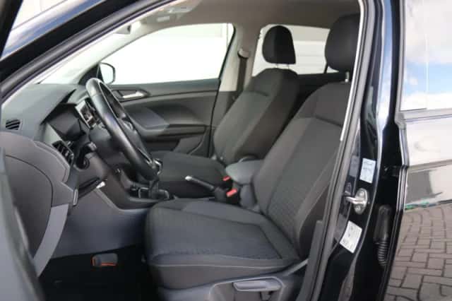 Volkswagen T-Cross (2019) thumbnail 4
