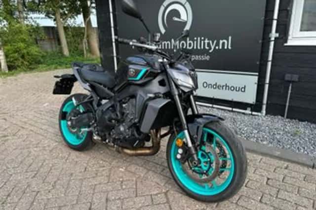 YAMAHA MT09 (2024) thumbnail 4