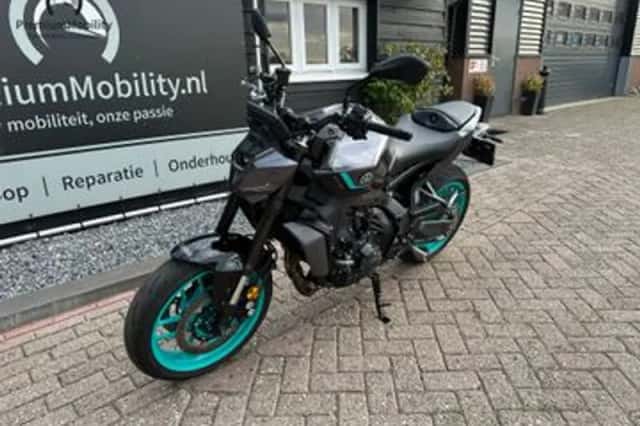 YAMAHA MT09 (2024) thumbnail 5