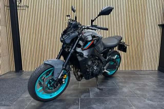 YAMAHA MT09 (2022) thumbnail 2