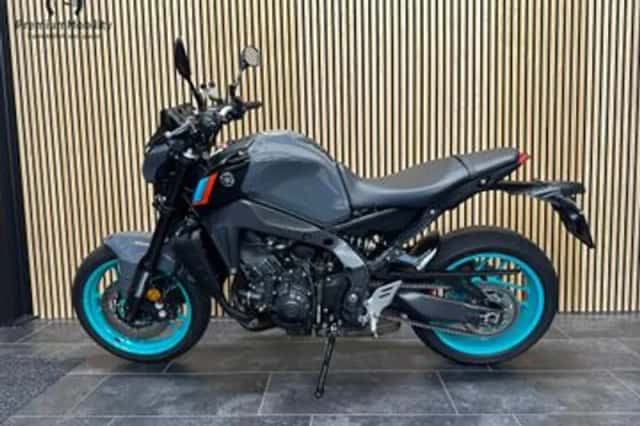 YAMAHA MT09 (2022) thumbnail 4