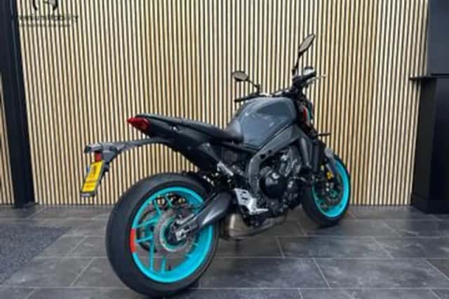 YAMAHA MT09 (2022) thumbnail 5