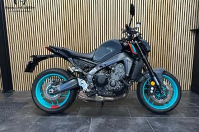 YAMAHA MT09 (2022) thumbnail 3