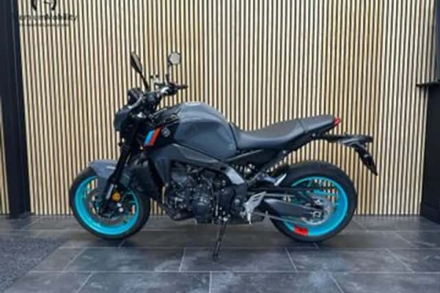YAMAHA MT09 (2022) thumbnail 4