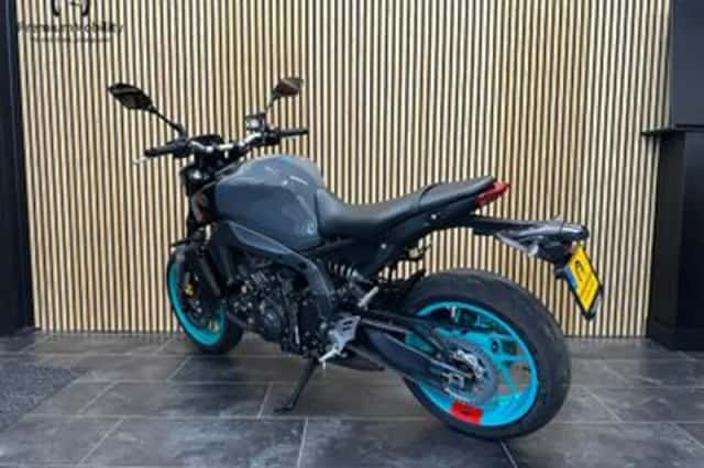 YAMAHA MT09 (2022) thumbnail 6