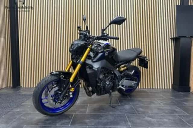 YAMAHA MT09 (2022) thumbnail 2