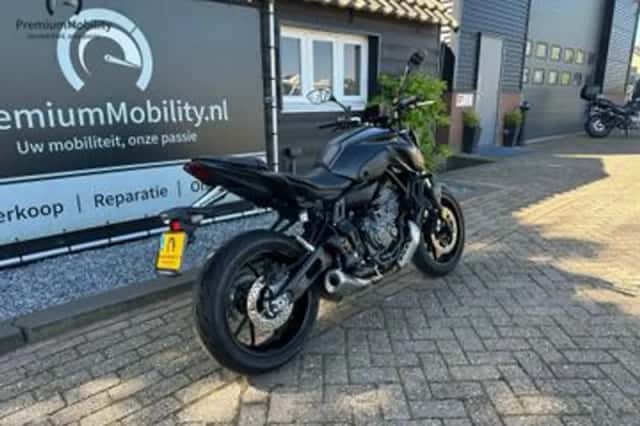 YAMAHA MT07 (2024) thumbnail 6