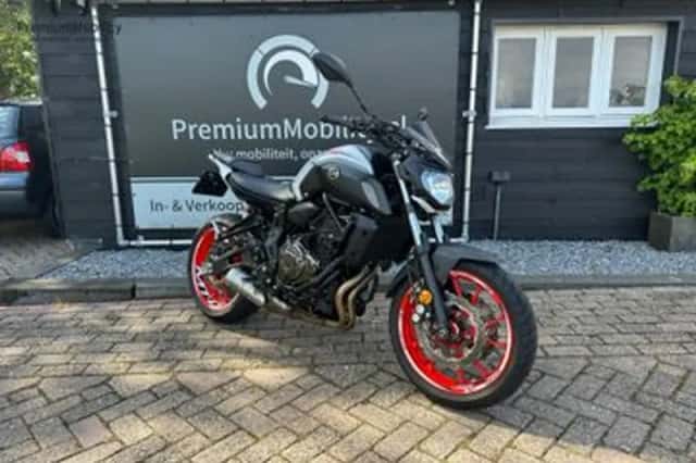YAMAHA MT07 (2020) thumbnail 1