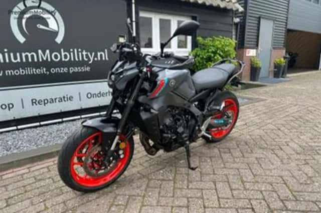 YAMAHA MT09 (2021) thumbnail 5