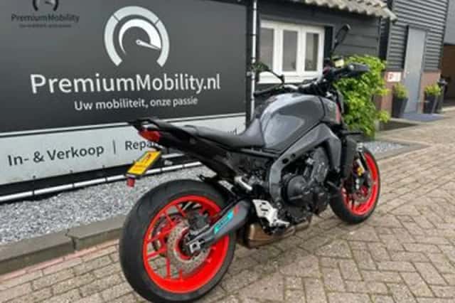 YAMAHA MT09 (2021) thumbnail 6