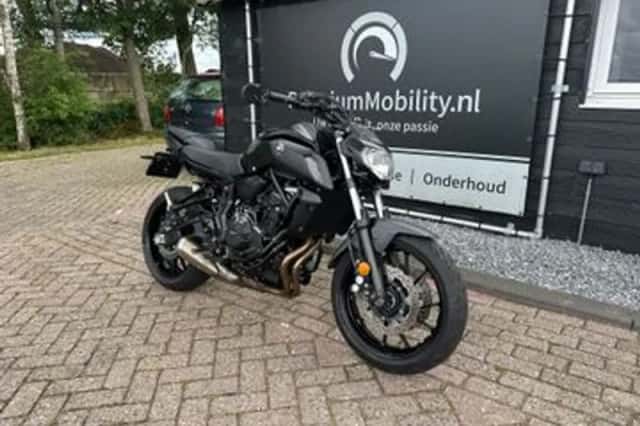 YAMAHA MT07 (2020) thumbnail 2