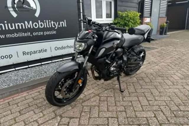 YAMAHA MT07 (2020) thumbnail 3