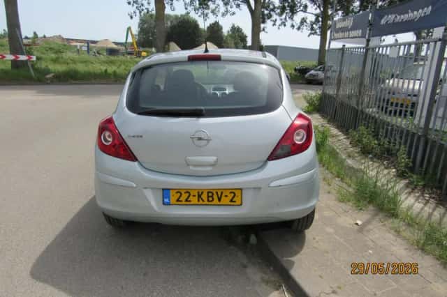 Opel Corsa (2009) thumbnail 4