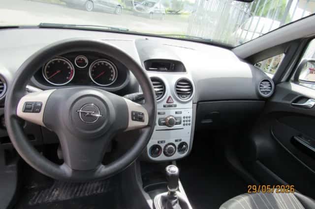 Opel Corsa (2009) thumbnail 6