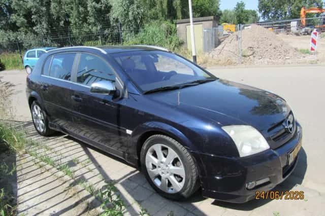 Opel Signum (2004) thumbnail 3