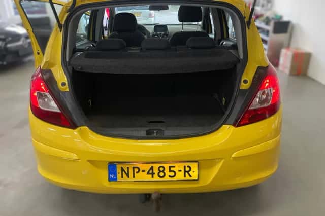 Opel Corsa (2009) thumbnail 6