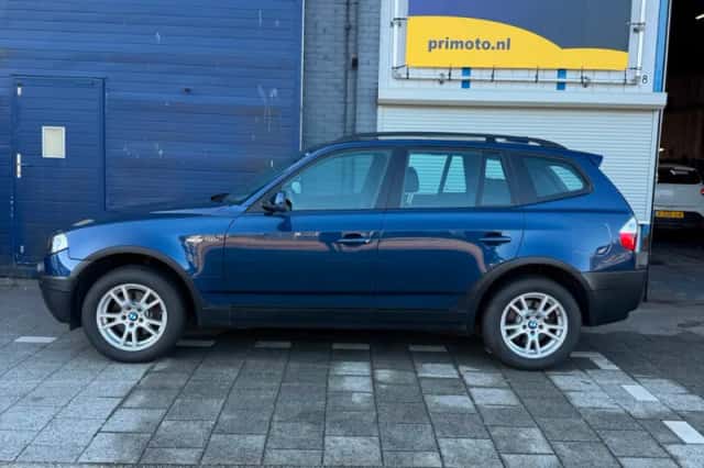 BMW X3 (2004) thumbnail 3