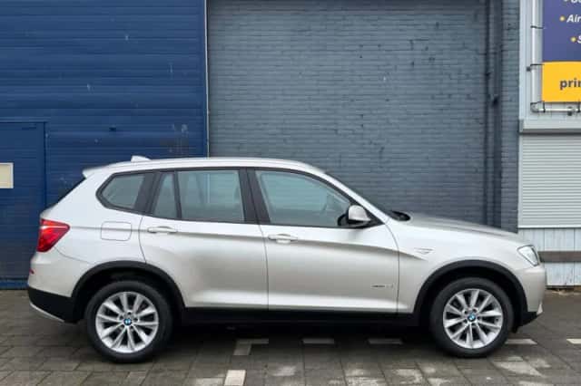 BMW X3 (2012) thumbnail 4