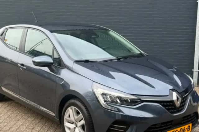 Renault Clio (2023) thumbnail 1