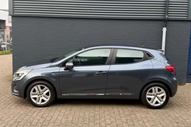 Renault Clio (2023) thumbnail 4