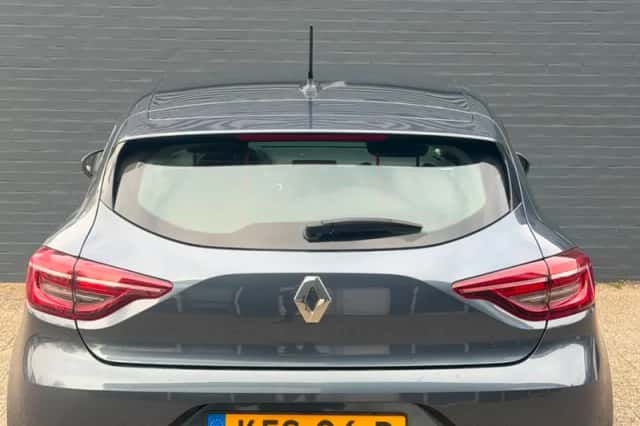 Renault Clio (2023) thumbnail 6
