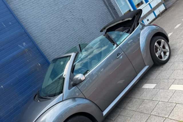 Volkswagen New Beetle (2009) thumbnail 6