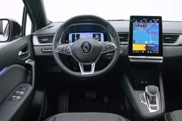 Renault Captur (2025) thumbnail 3