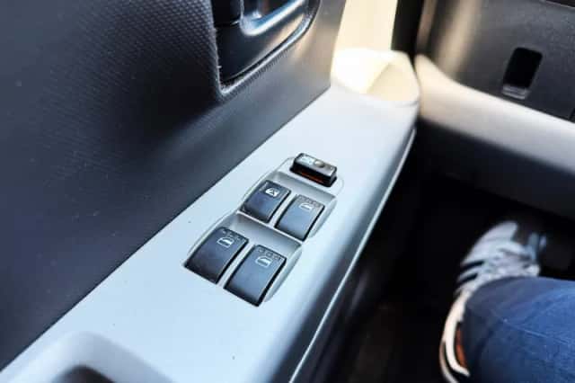 Subaru Justy (2008) thumbnail 4