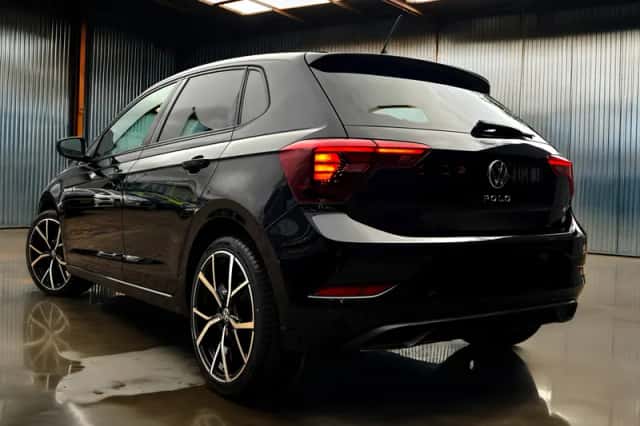 Volkswagen Polo (2022) thumbnail 2
