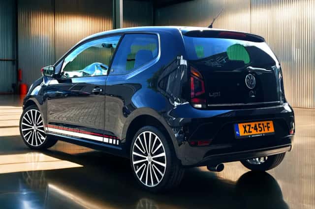 Volkswagen Up! (2017) thumbnail 2
