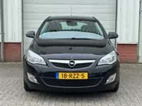Opel Astra (2011) thumbnail 2