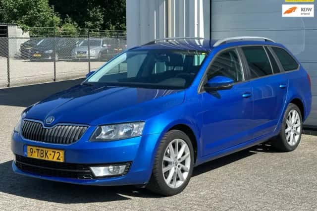 Škoda Octavia (2014) thumbnail 1