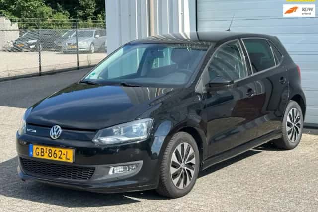 Volkswagen Polo (2015) thumbnail 1