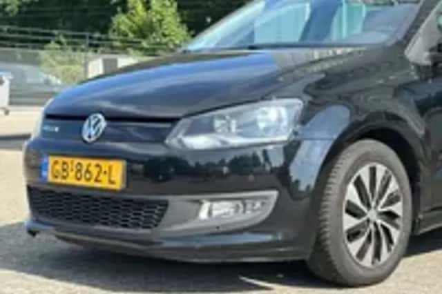 Volkswagen Polo (2015) thumbnail 2