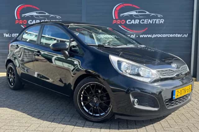 Kia Rio (2014) thumbnail 5