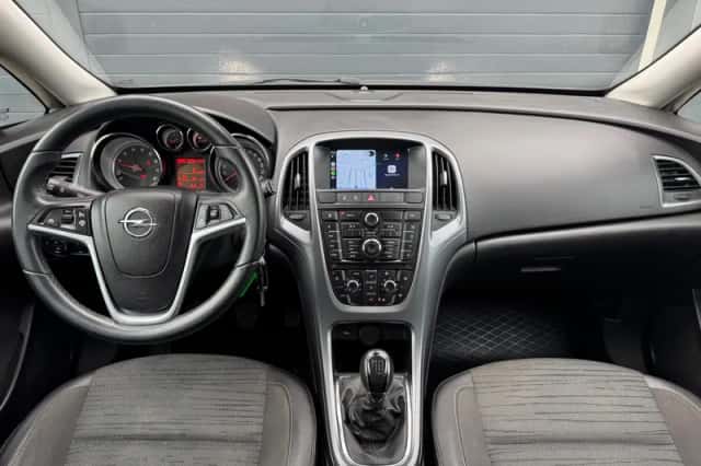 Opel Astra (2015) thumbnail 3