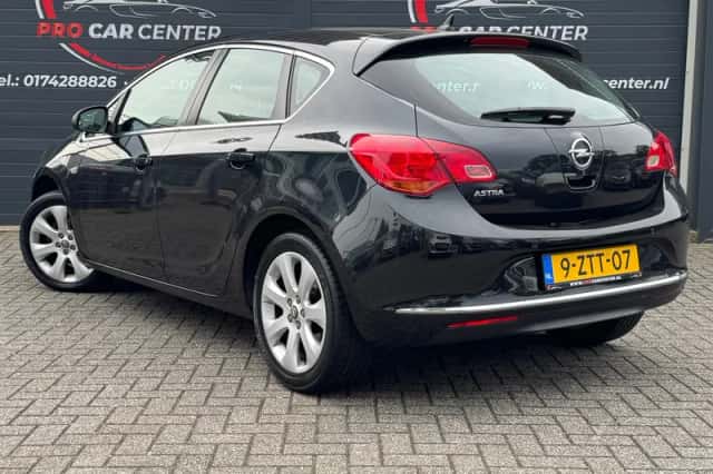Opel Astra (2015) thumbnail 6