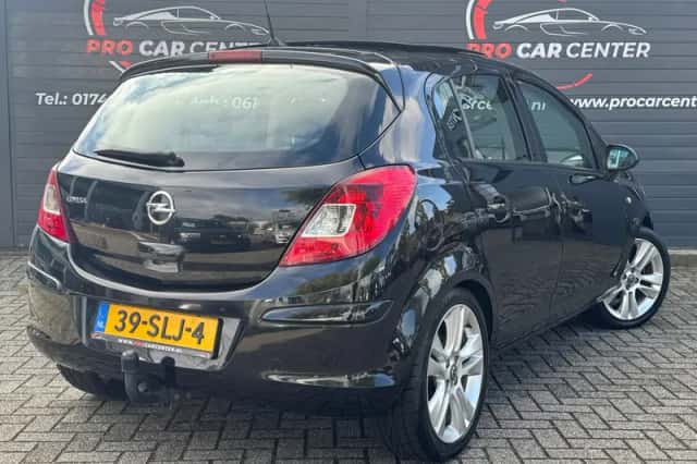 Opel Corsa (2011) thumbnail 2