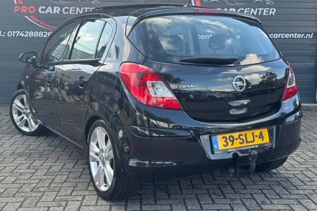 Opel Corsa (2011) thumbnail 6