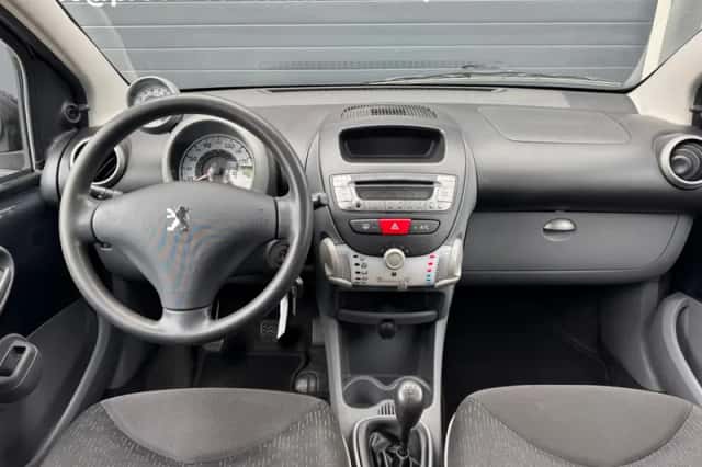 Peugeot 107 (2011) thumbnail 3