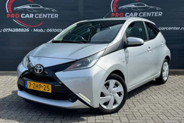 Toyota Aygo (2015) thumbnail 1