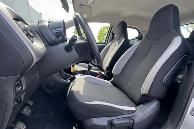 Toyota Aygo (2015) thumbnail 4