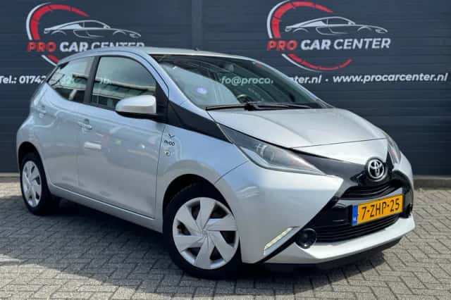 Toyota Aygo (2015) thumbnail 5