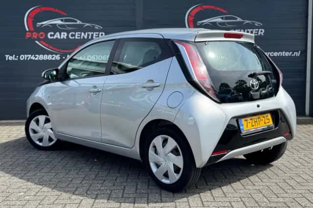 Toyota Aygo (2015) thumbnail 6