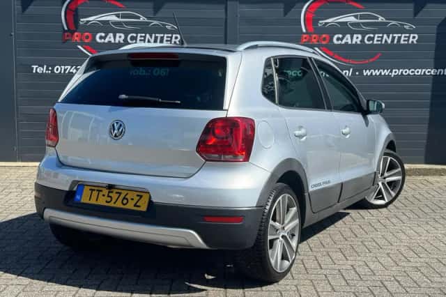 Volkswagen Polo (2011) thumbnail 2