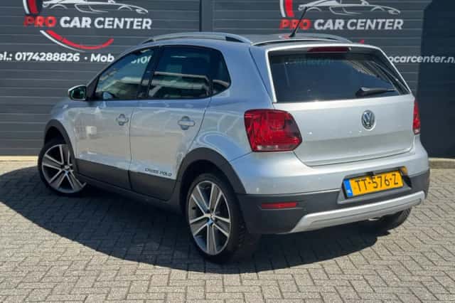 Volkswagen Polo (2011) thumbnail 6