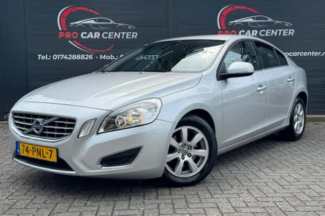 Volvo S60 (2011) thumbnail 1