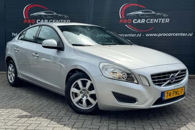 Volvo S60 (2011) thumbnail 5