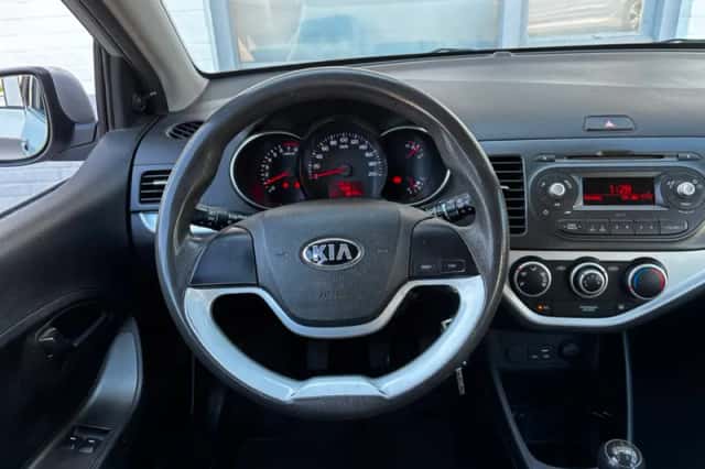 Kia Picanto (2016) thumbnail 6